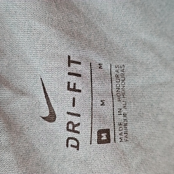 Nike Athletic Top Size M - Picture 3 of 4